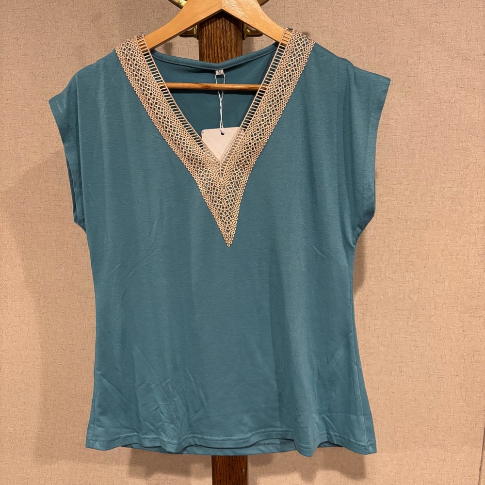 ETCYY NEW Teal V-Neck Women's Top Size Medium NWT